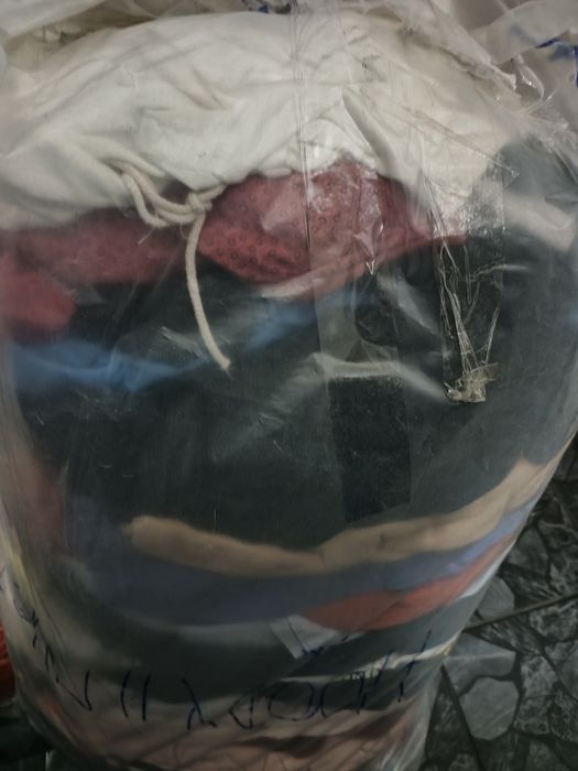 Продавам дрехи втора употреба екстра и първо качество.