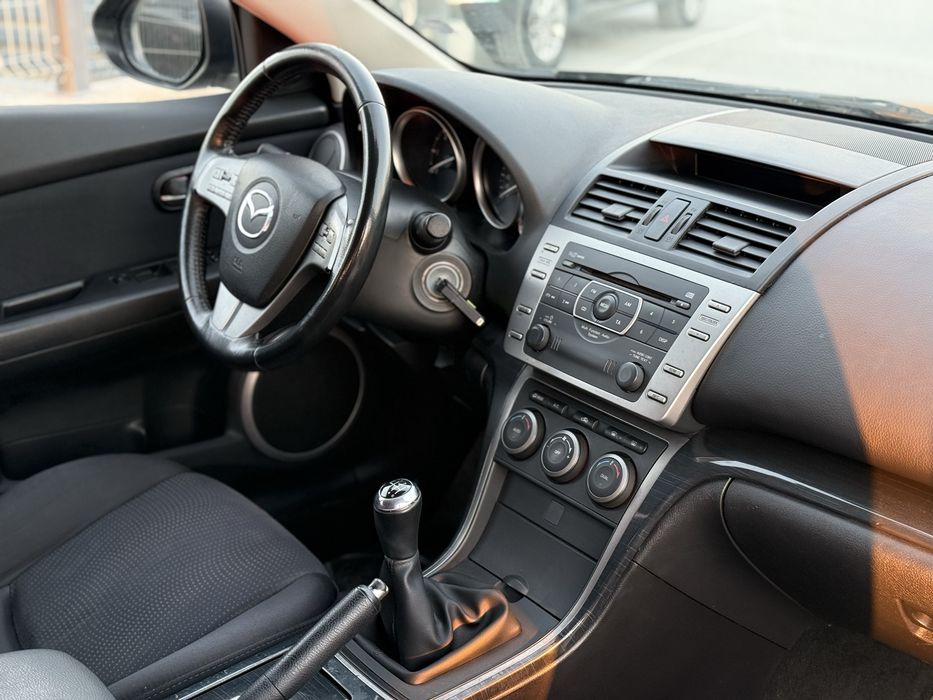 Mazda 6* 2.0D* 2009г. Ръчка* Топ Състояние* Сервизна* 212.000 КМ