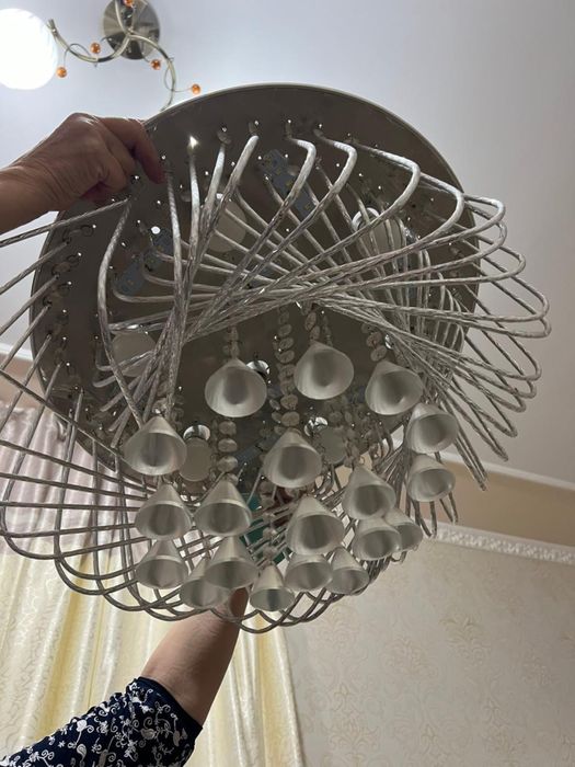 Люстра хорошая