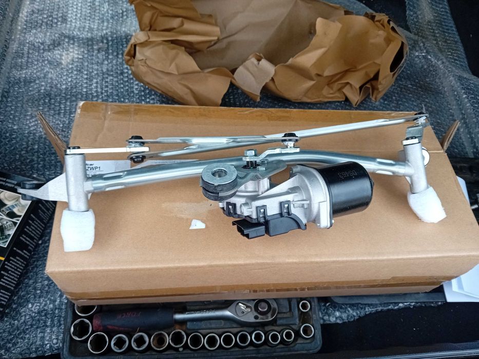 Механизъм с мотор чистачки Рено Меган 2 НОВ