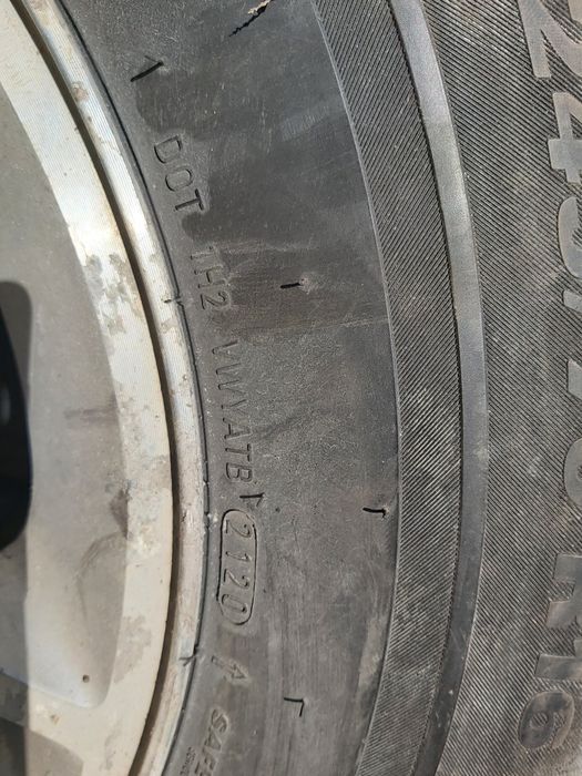 Оригинални джанти за Чероки-Гранд Чероки  16 цола със зимни гуми .