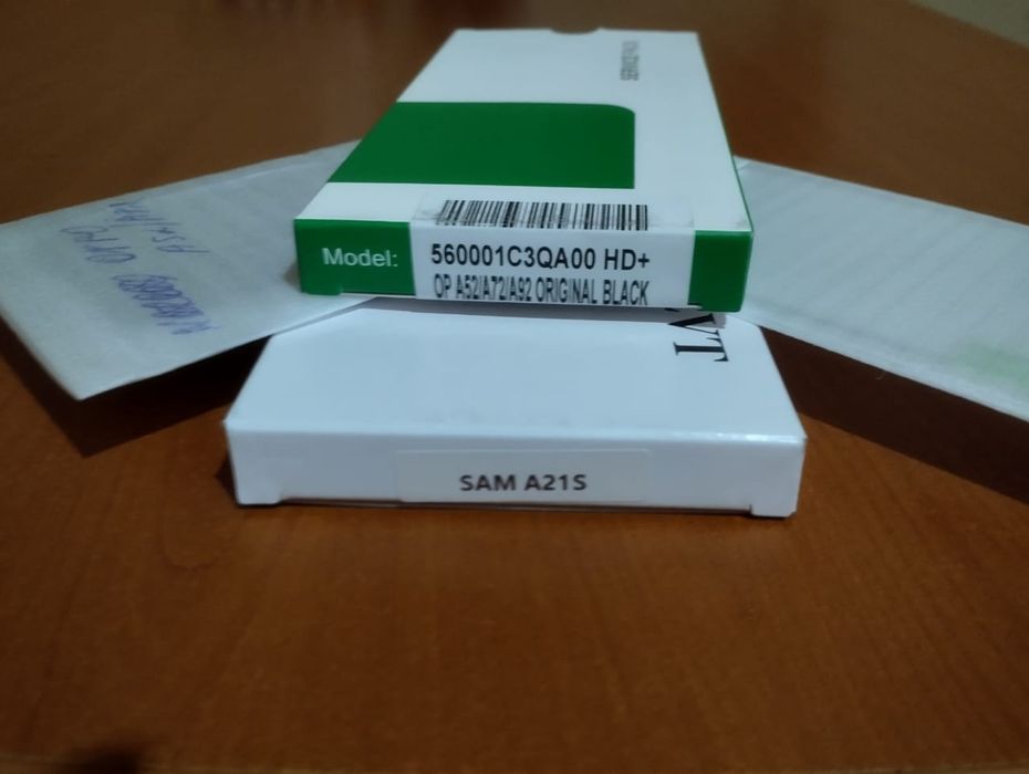 Продам 2 дисплея.