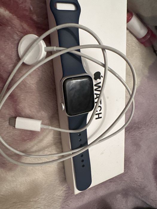 Apple Watch SE новый