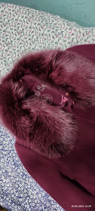 Продам пальто бордовое