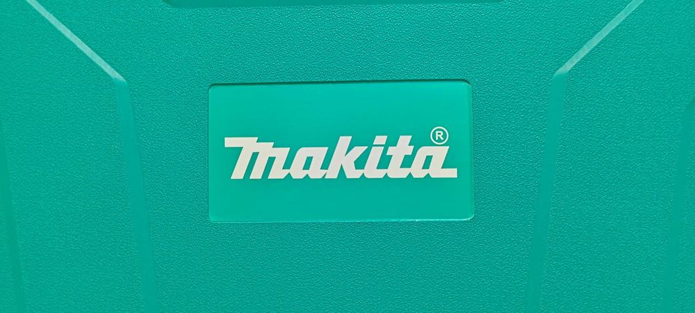 Продам новый набор Makita