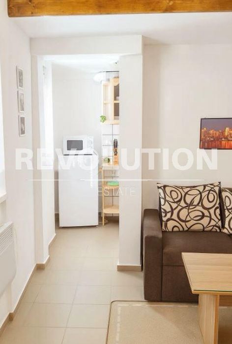 Дава се под наем Къща в Варна, ВИНС - 45 кв.м за 350 € - Снимка #1