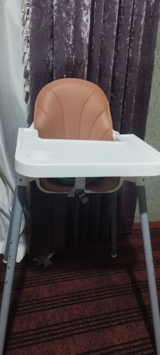 Bolalar uchun ovqatlantirish stuli