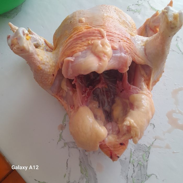 Бройлер еті сатылады