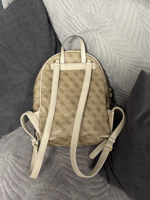 Рюкзак-сумка GUESS