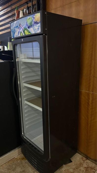 Витринный Холодильник СРОЧНО