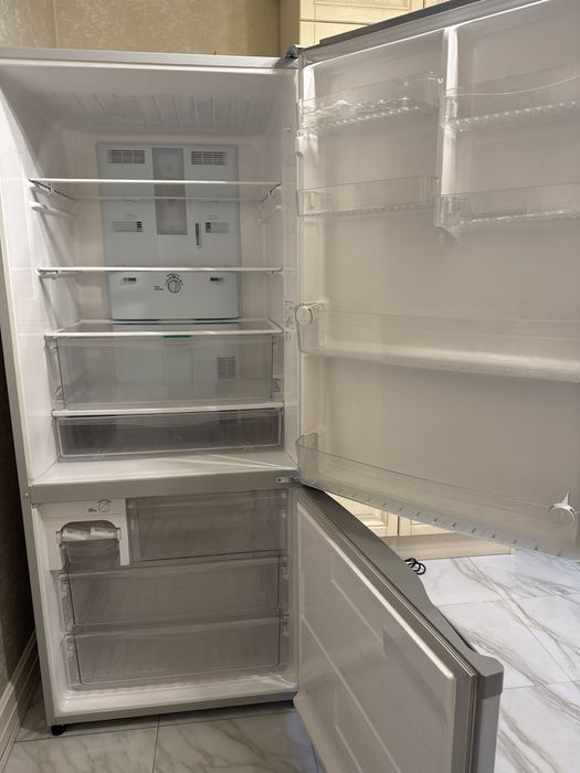 Продам холодильник Panasonic