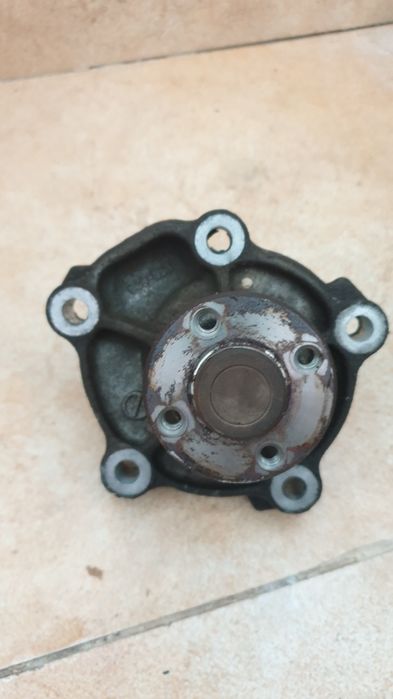 Помпа водяной насос Suzuki sx4