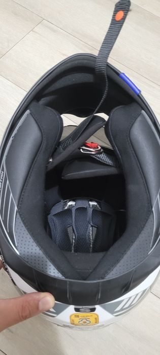 Vând casca moto Shark Spartan S