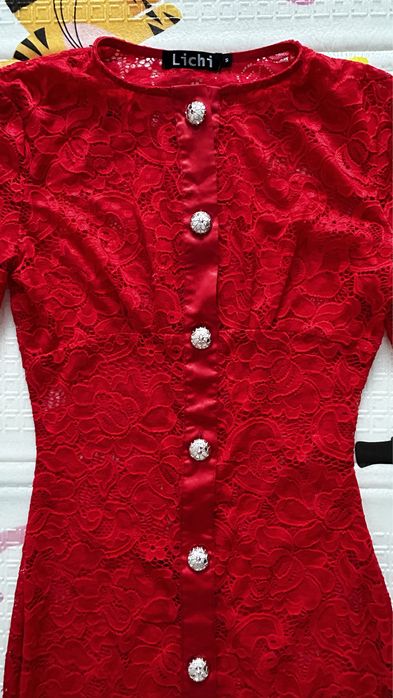 Красное очень красивое платье