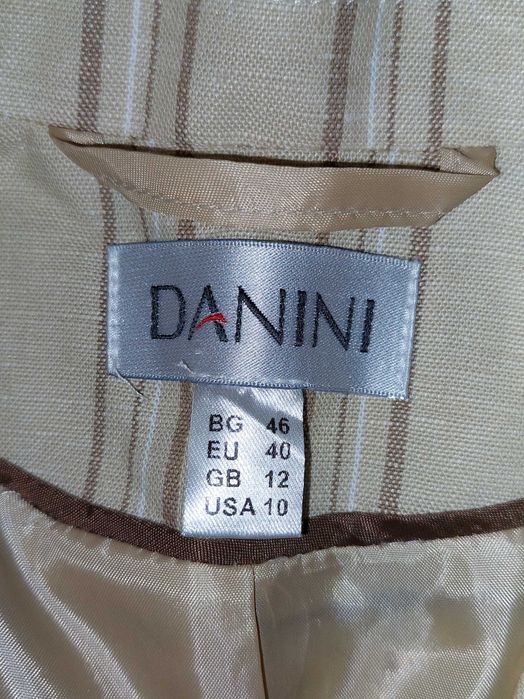 Дамски костюми, различни модели и номера, дънково палто и панталон