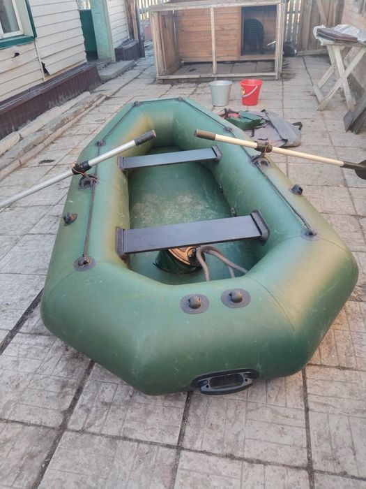 Продам лодку Колибрия