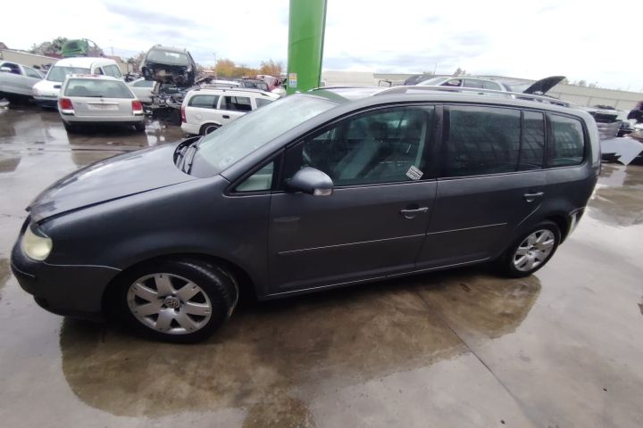 Oglinda stanga Volkswagen VW Touran 2005