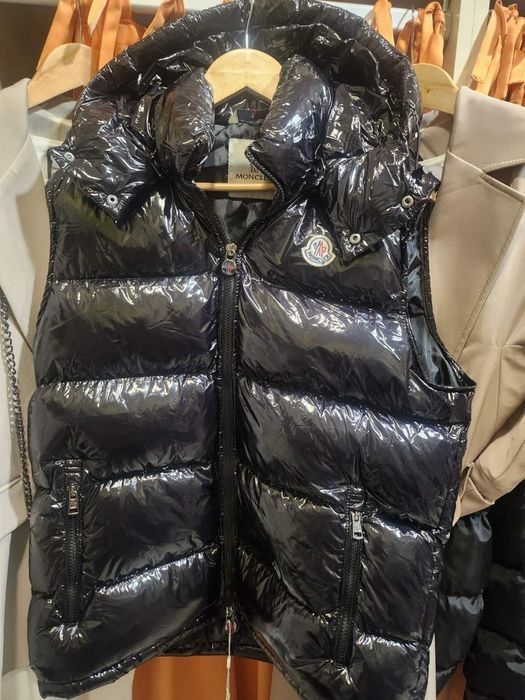 Продавам различни якета и елеци