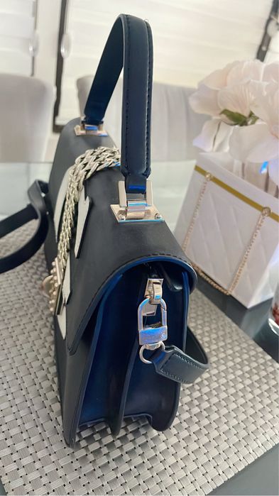 Оригинална чанта Guess