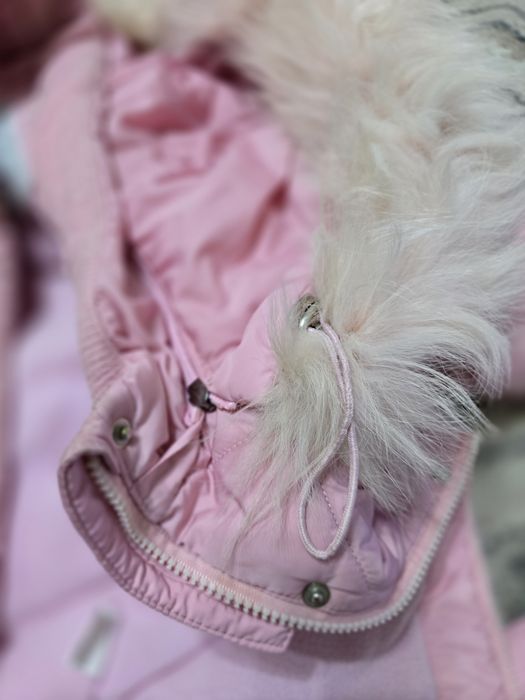 Продаю зимний детский костюм.  Куртка,  жилетка и полукомбинезон