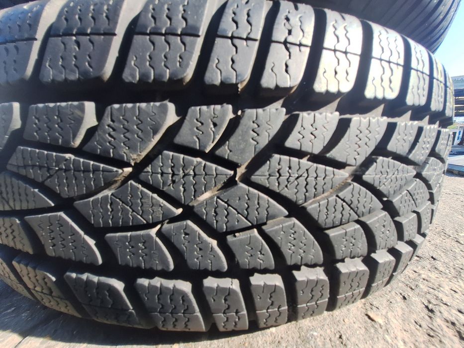 2 anvelope iarna 195/60r15 Dunlop Montaj Gratuit