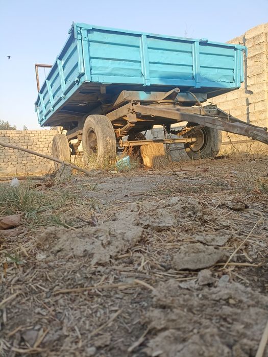 T 28 traktor sotiladi