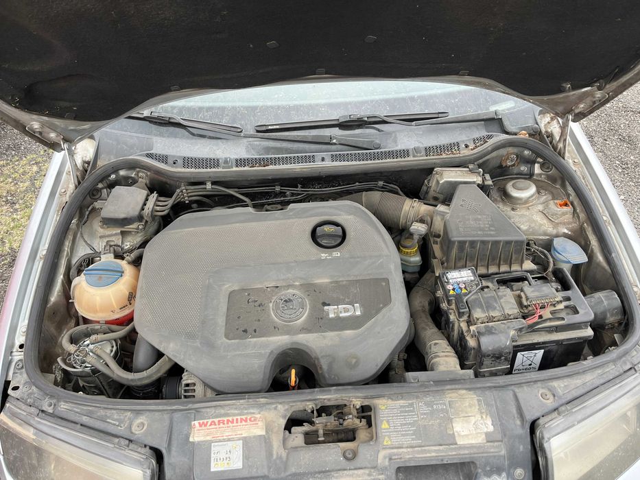 Dezmembrez Skoda Fabia 1 facelift break gri argintiu 9156 an 2008 1,9 TXI cod AXR 74KW