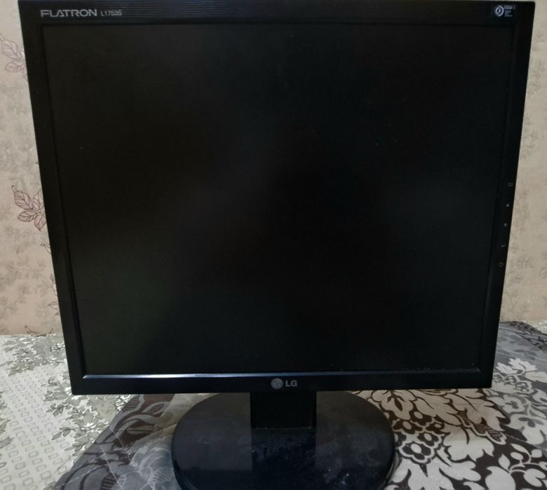 Монитор 15° 60hz офисный.