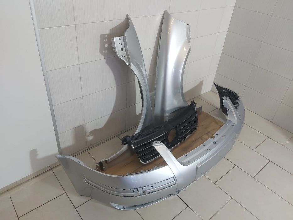 Pachet Bara+Aripa+Grila Radiator Fata VW Passat B5.5 00-04 (LA7W-Gri)