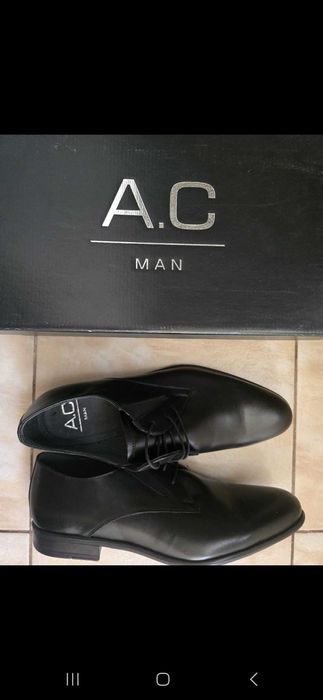 Mărime 43, piele interior, exterior, neincaltati,