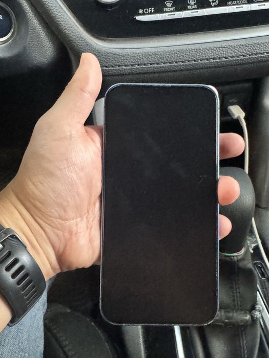 Продам. Iphone 13