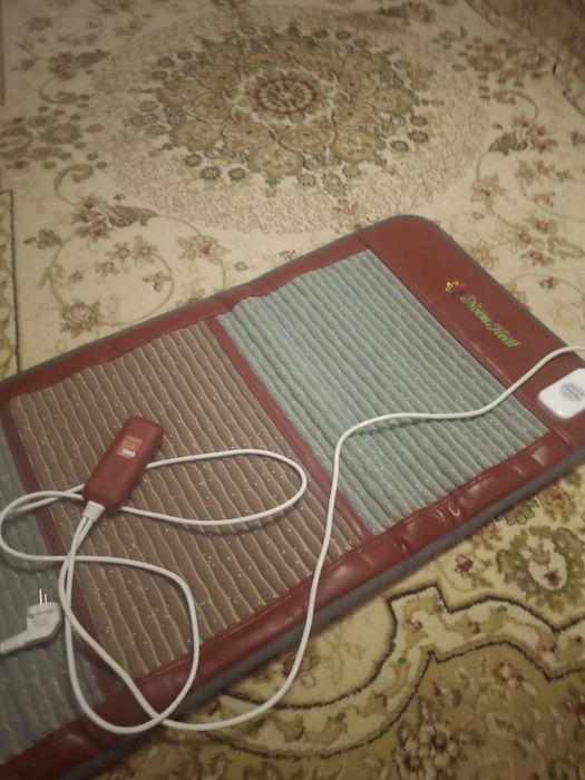 Продам ковёр новухит