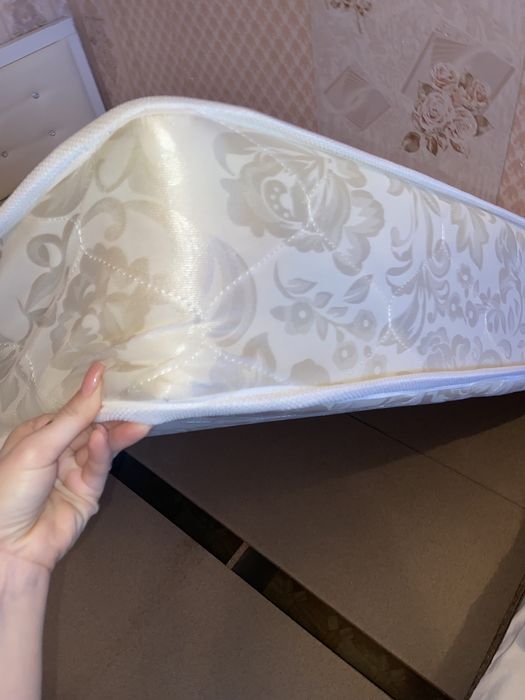 Продается двуспальная кровать