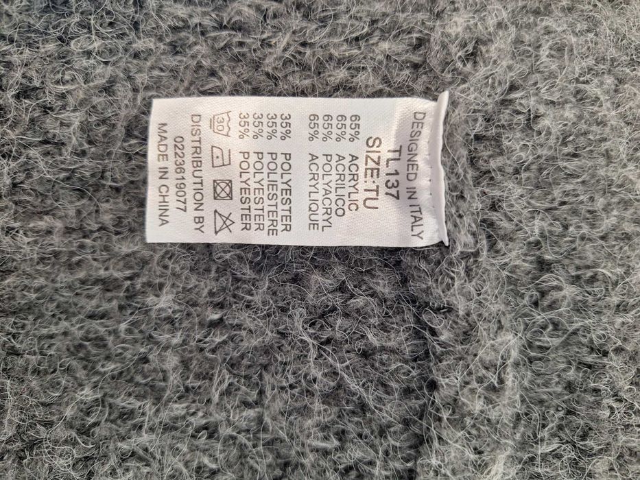 Cardigan dama marimea 44.Se vand amandoua la lot.Pret 65lei.