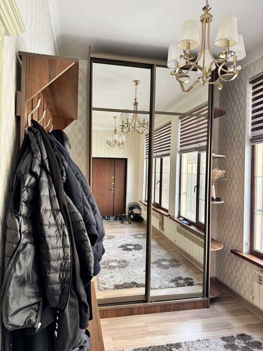 Шкаф раздвижной, вешалка