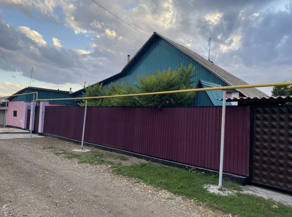 Продам дом  с большим  участком