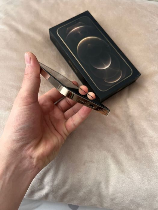 Iphone 12 pro maks gold