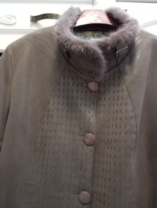 Продам женскую куртку