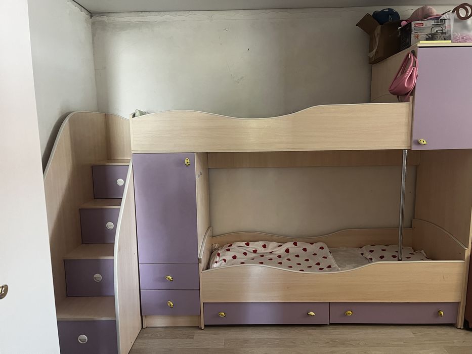 Двухъярусная кровать