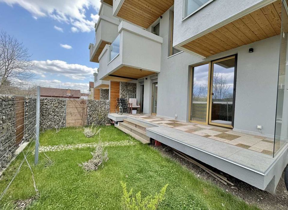 Apartament 3 camere - Gradina - Piscina - Parcare Subterana
