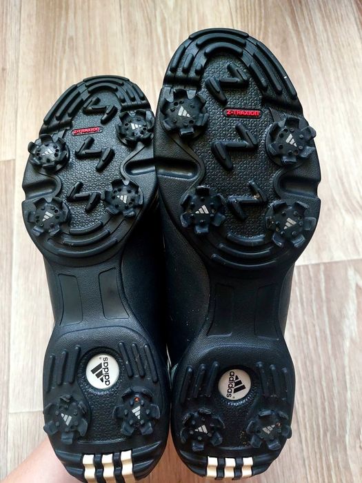 Продам футбольные бутсы