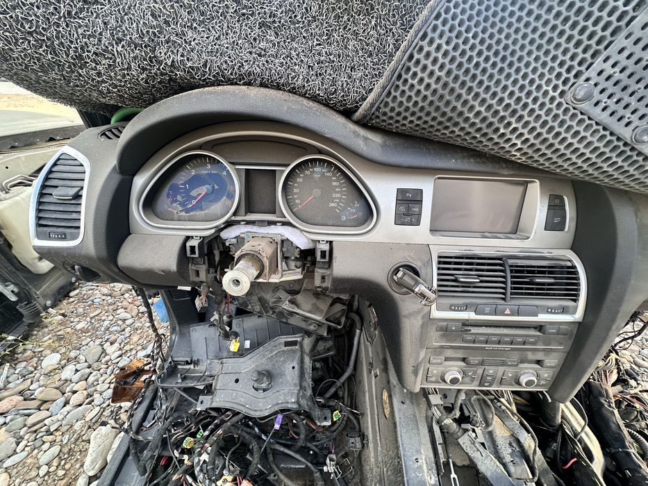 Ауди Q7 3.0 все запчасти есть
