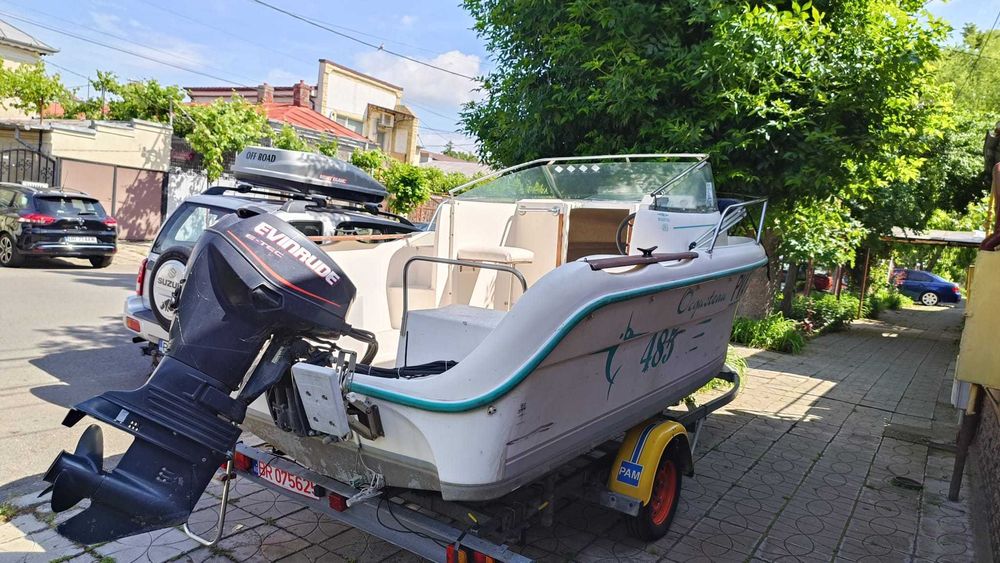 Ocqueteau cu motor si peridoc 900 kg inmatriculat