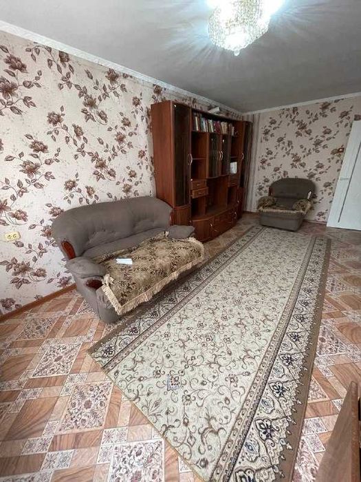Продам 2-х квартиру на 8 Марта.