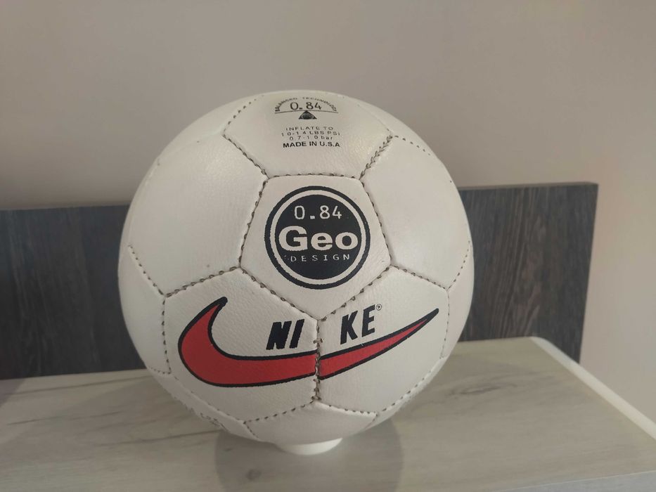 Ретро футболна топка Nike Geo Design 0.84 – Made in U.S.A. – Размер 5 !