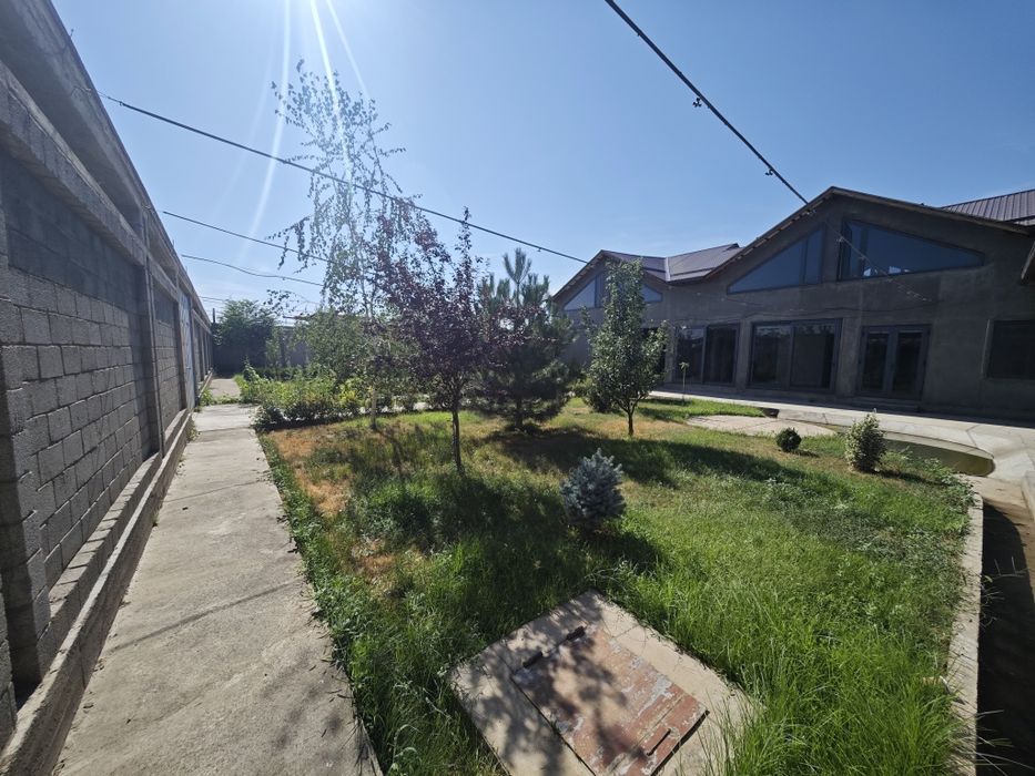 Dacha bostonliq 30 sotiqli dacha suv boyida sotiladi
