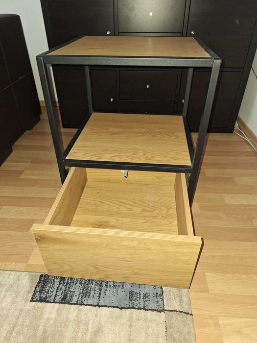 Noptieră TRAPPEDAL cu 1 sertar, stejar