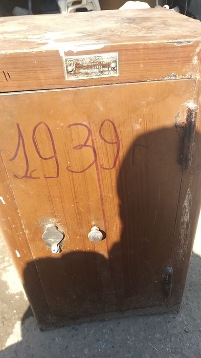 Продам сейф сделан в Москве в 1939г