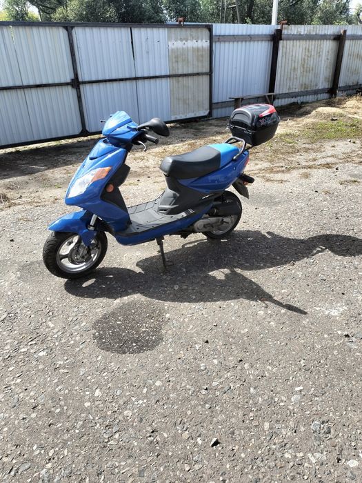 Продам скутер рессер 80