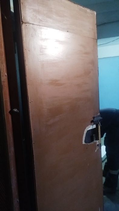 Срочно продам двери